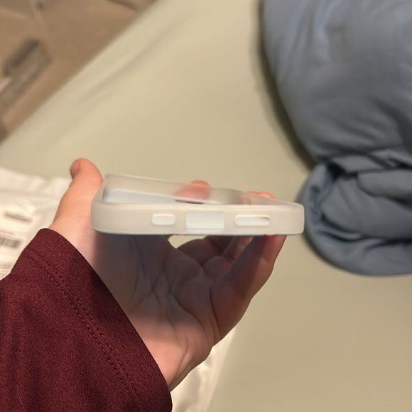 Heartstopper iPhone 14 phone case - Picture 5 of 7